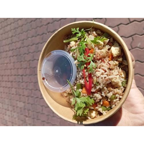 Cơm gạo lức trộn ức gà