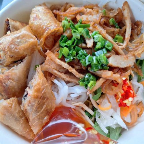 Bánh Tầm Bì Chả Giò